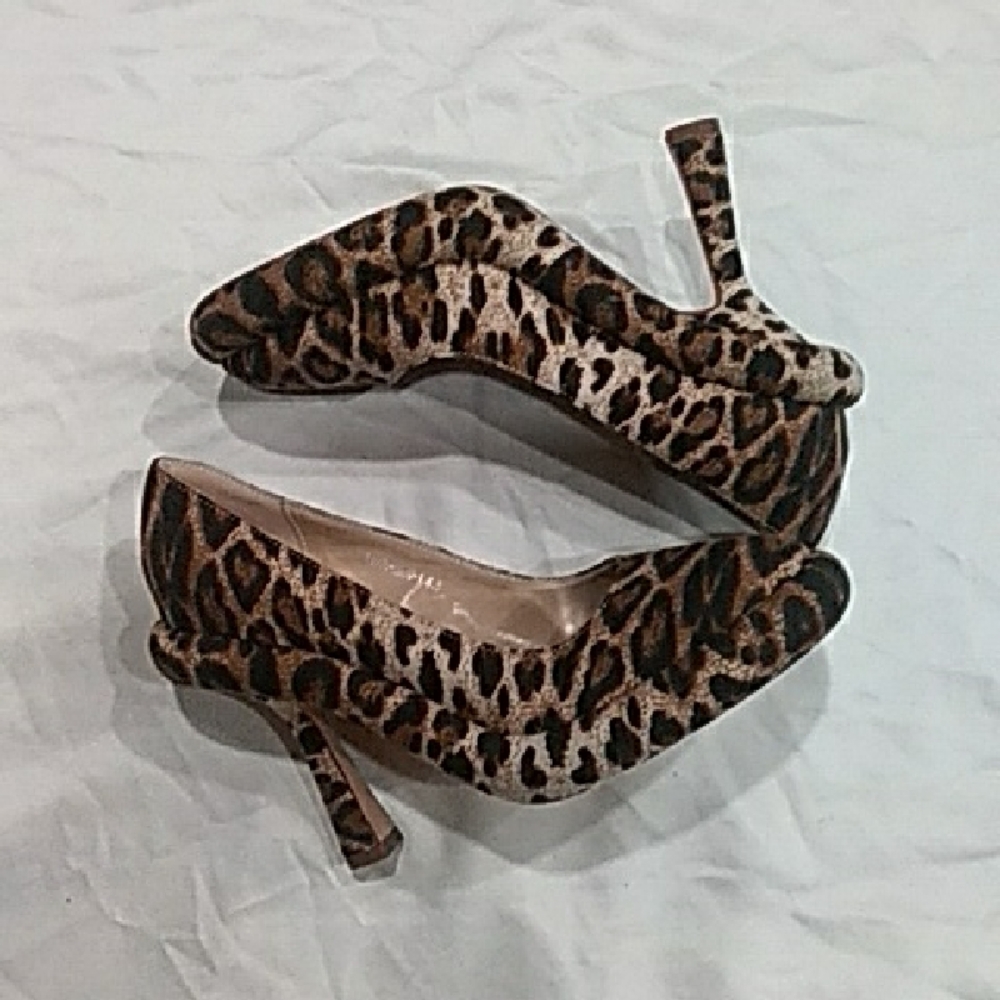 Leopard Print Women's High Heels - Chic Animal Pattern Pumps
